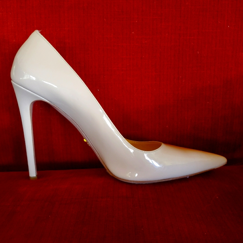 Nude heels